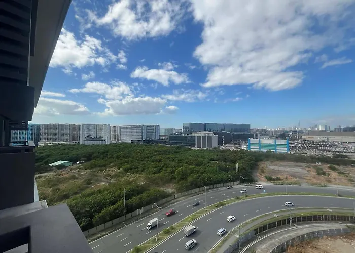 Gentry Manor Family Balcony View Wifi Tv Close To Okada 12b Apartment Manila