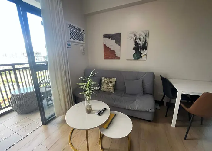 Gentry Manor Family Balcony View Wifi Tv Close To Okada 12b Manila
